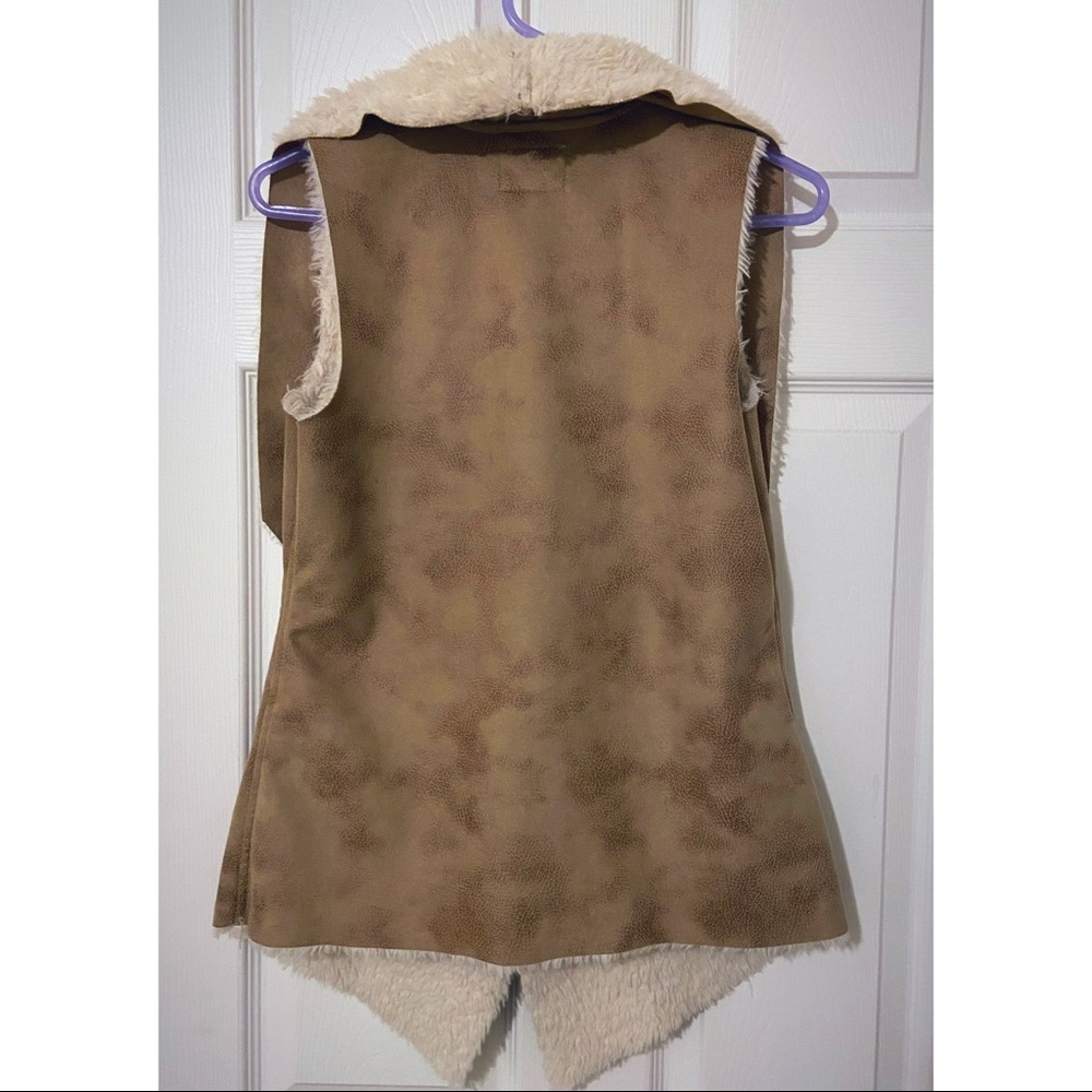 Shearling Vest - Picture 3 of 6